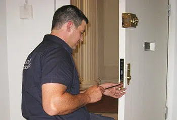 Bristol Locksmith Service Bristol, CT 860-359-9071 - Expert-20Locksmith