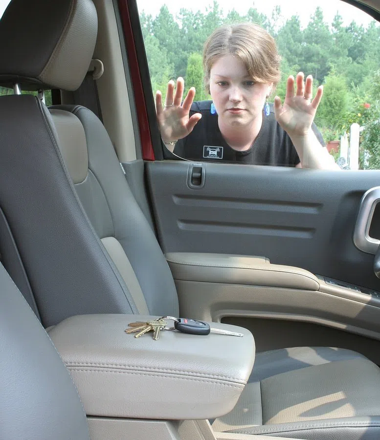 Bristol Locksmith Service Bristol, CT 860-359-9071 - locked-keys-in-car